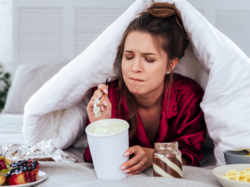 Як врятуватися від постійного почуття голоду під час ПМС: 5 продуктів для зниження апетиту