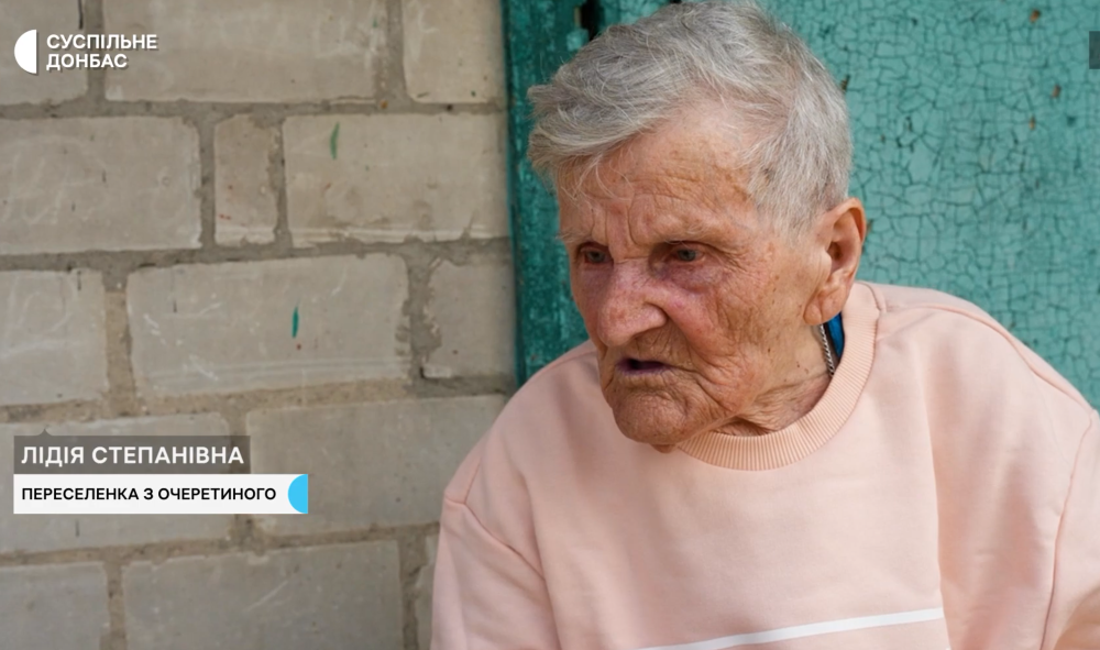 Український банкір подарував будинок 98-річній бабусі, яка пройшла 10 км з окупації