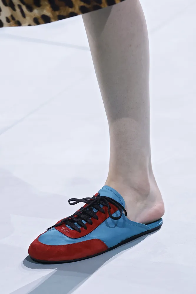 Prada весна-літо 2025