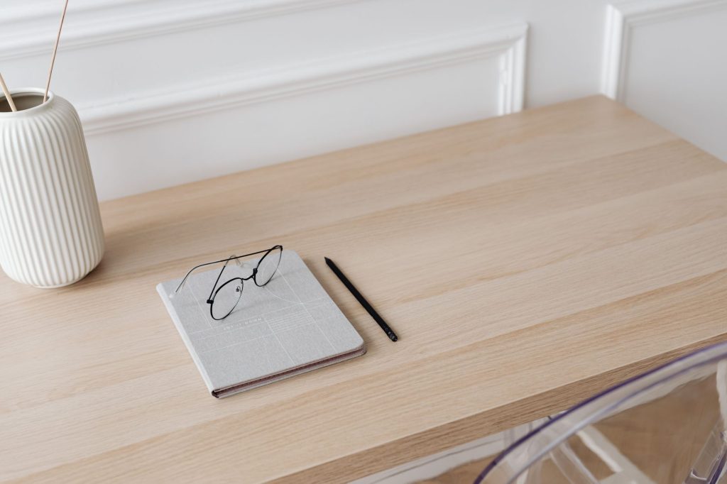 minimalist desk clean home