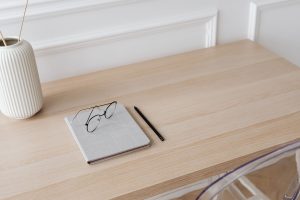 minimalist desk clean home