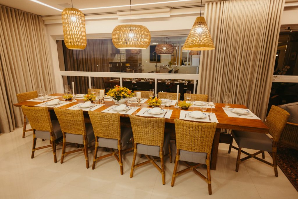 guests dinner home hospitality
