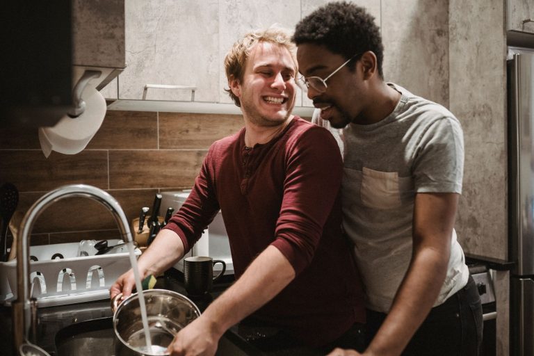 couple kitchen chores together