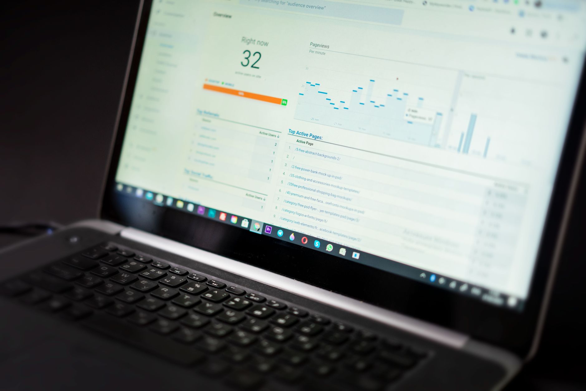 landing page web design laptop