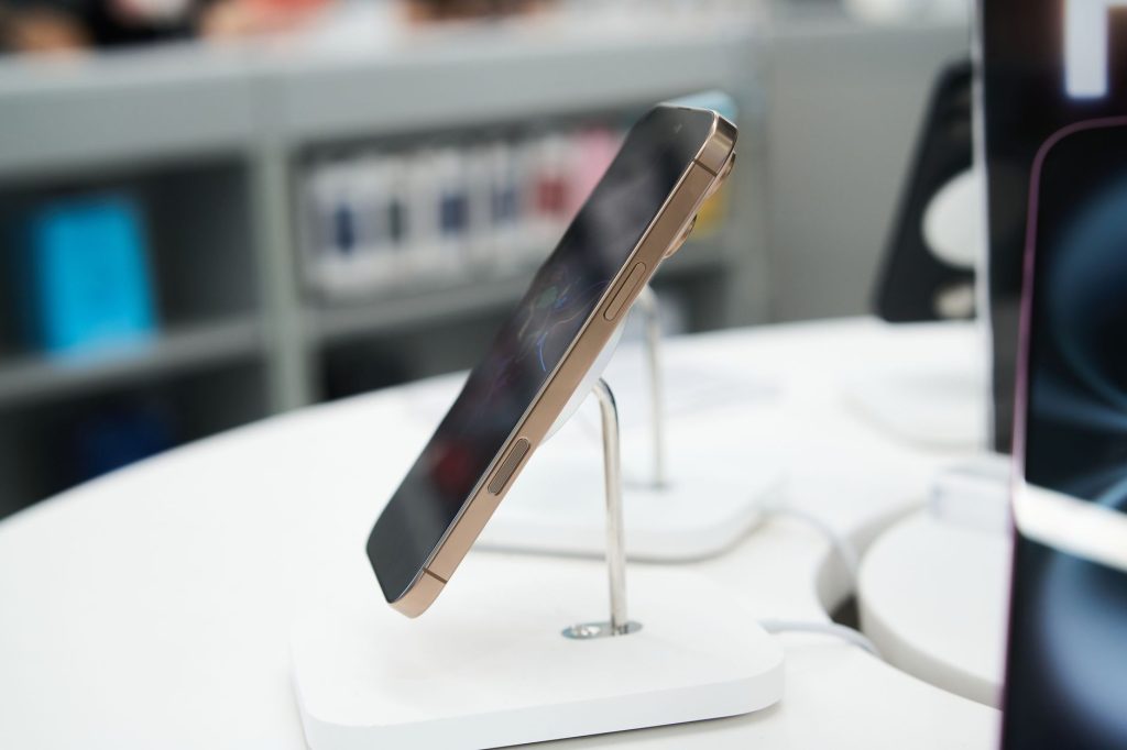smartphone choice store technology