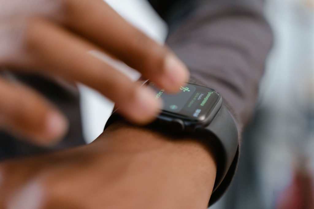 smartwatch health fitness wrist
