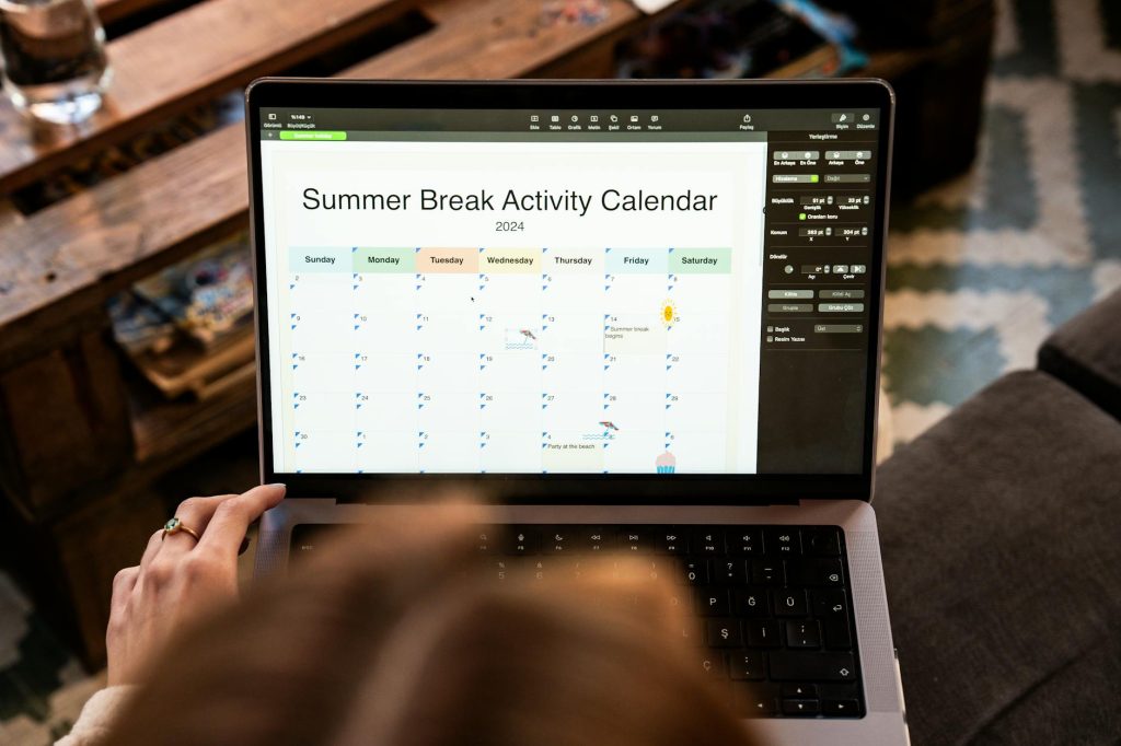 google calendar schedule laptop