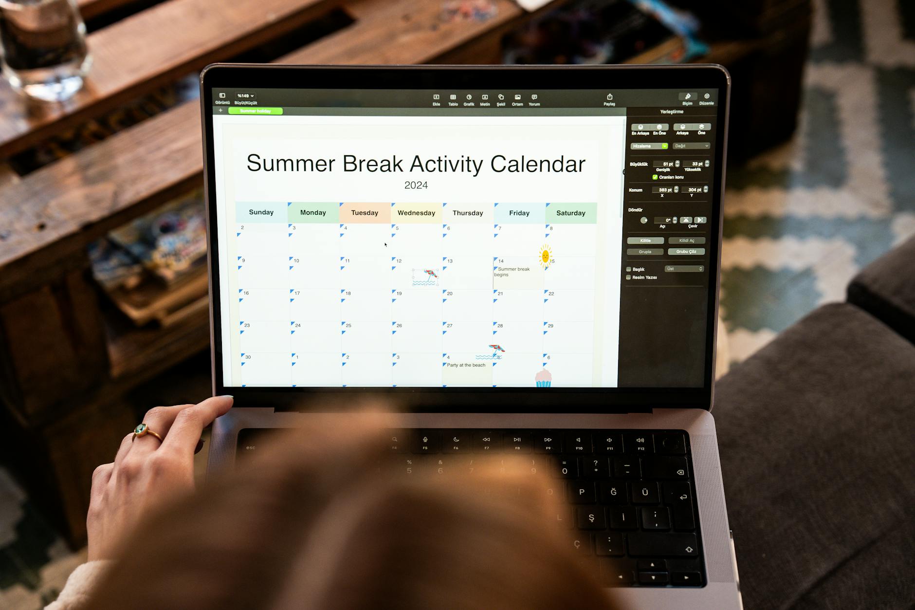 google calendar schedule laptop