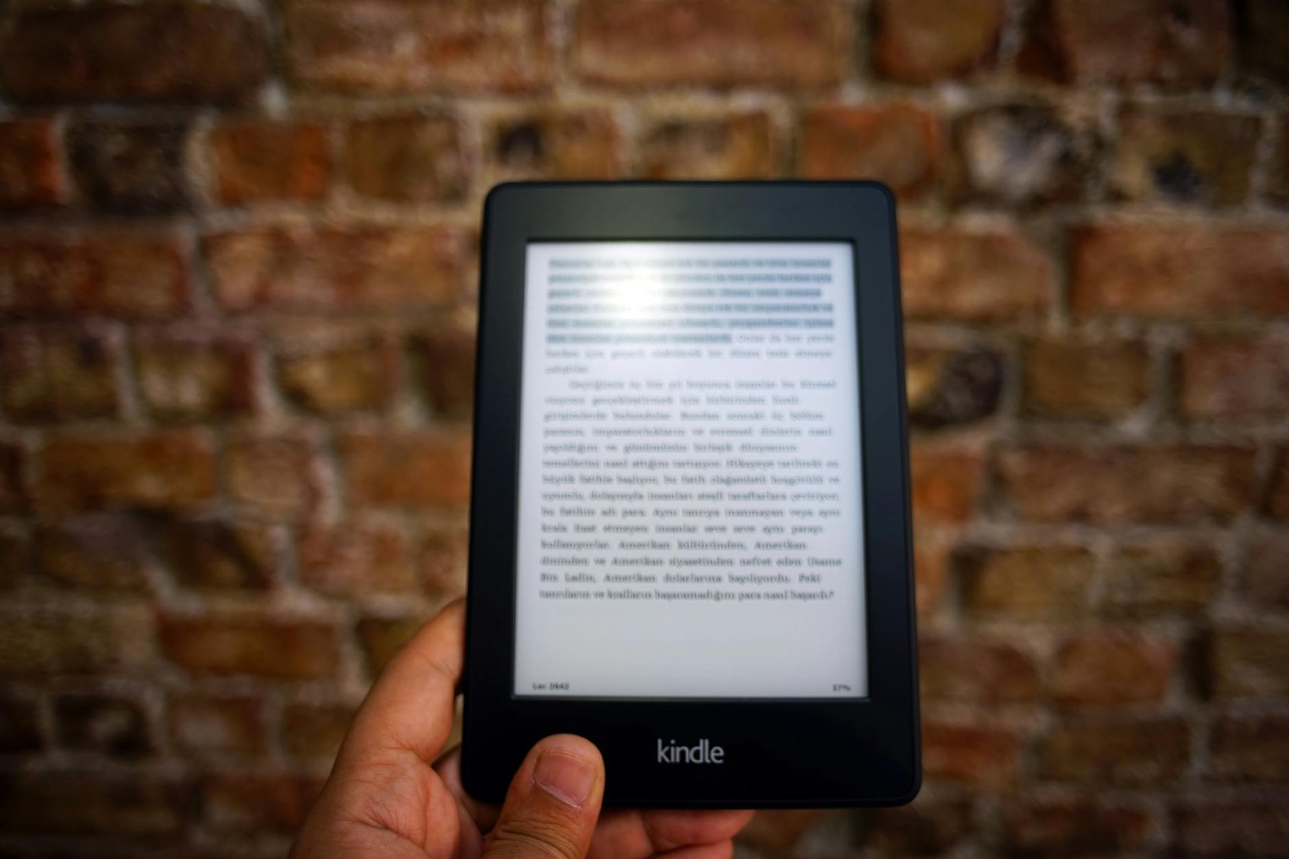 ebook reader phone night