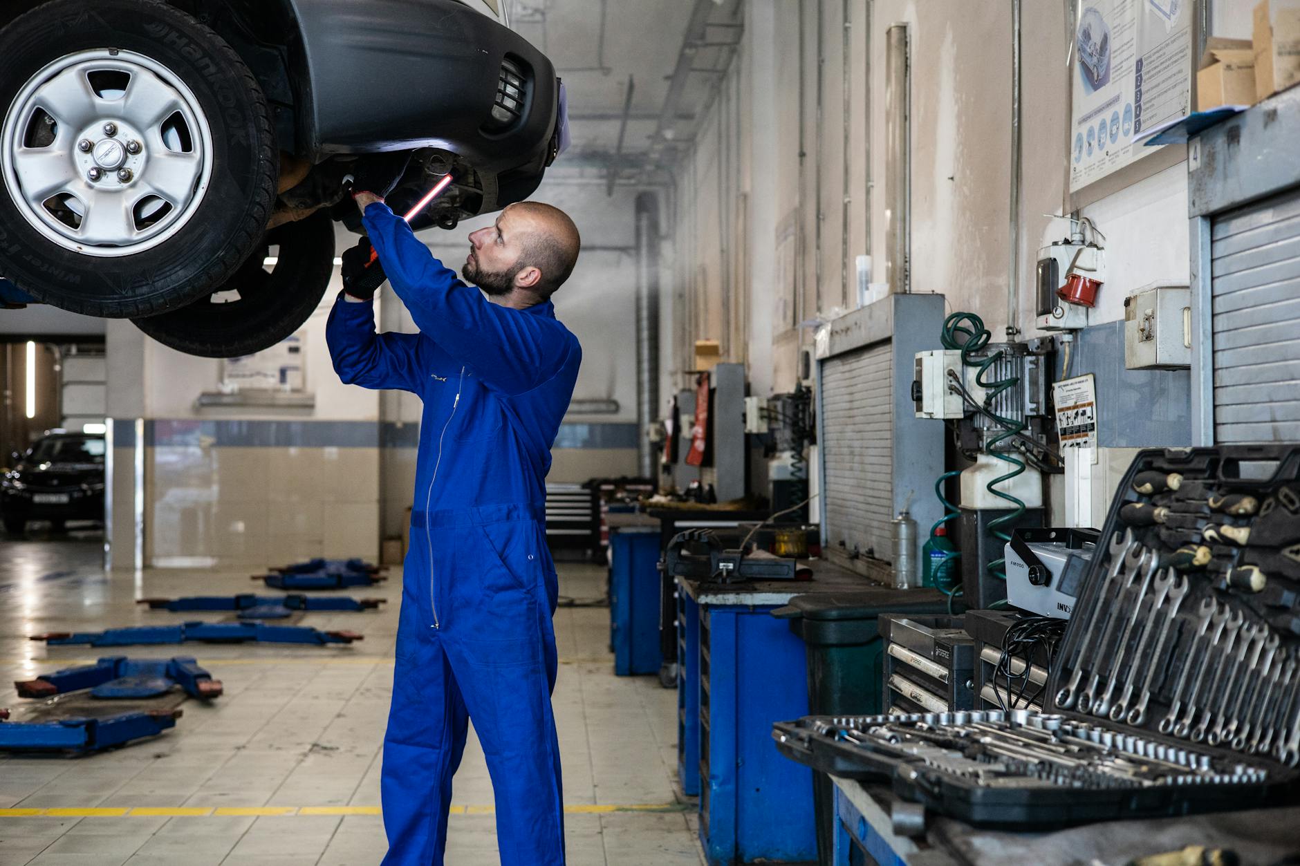 car inspection technician shop