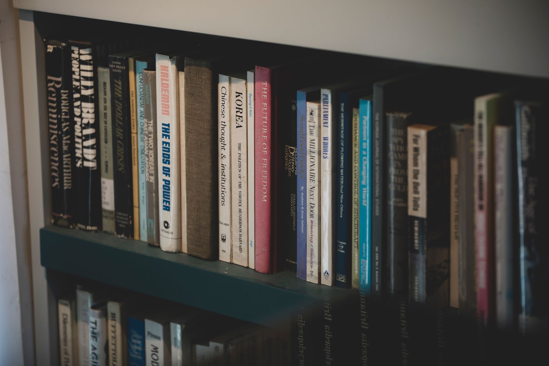 home library books shelf