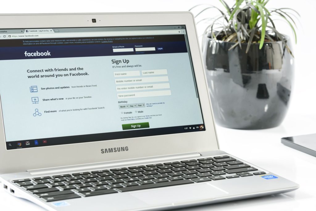 facebook ads laptop digital