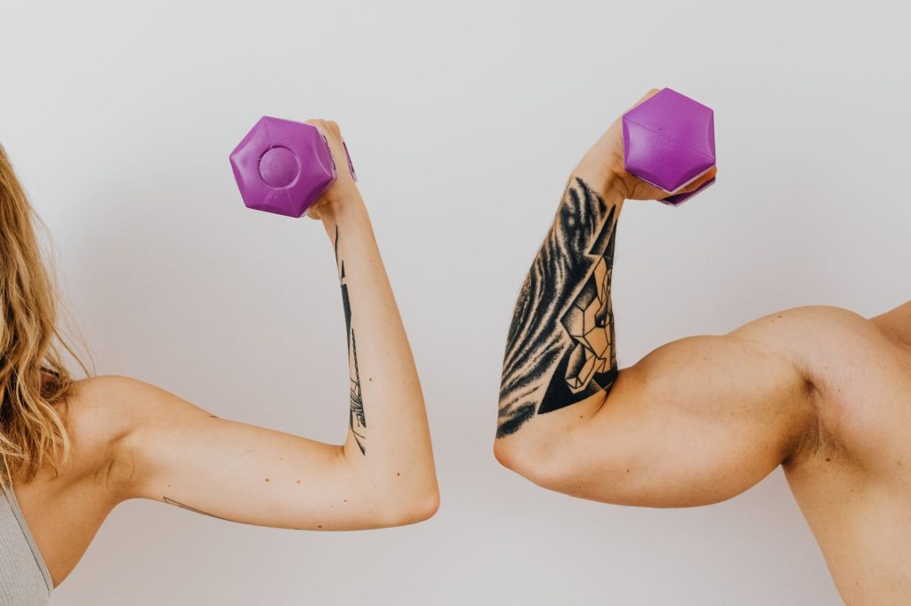 women arms workout dumbbells